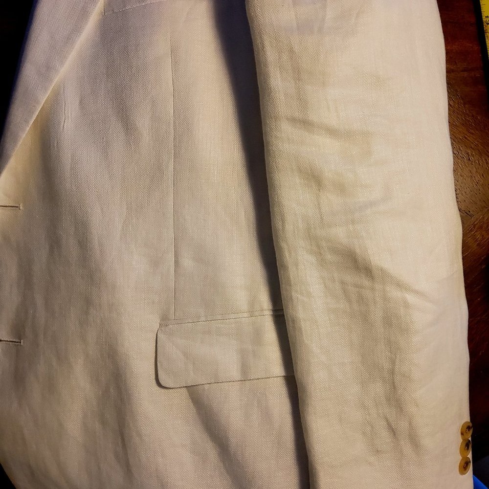 Allan Flusser white linen dinner jacket